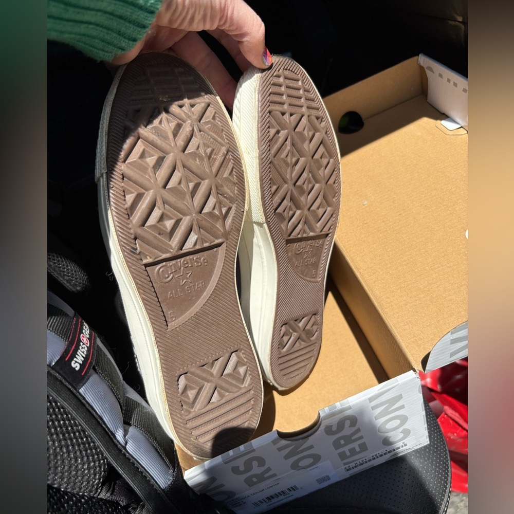 CdG PLAY x Converse Women's Chuck Taylor All Star Peek-A-Boo Low-Top‎ Sneakers 7 - Picture 7 of 10